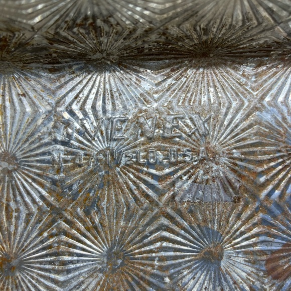 Vintage 1940s Starburst Ovenex Loaf Pan — Ecko Baking Tin - Picture 6 of 17